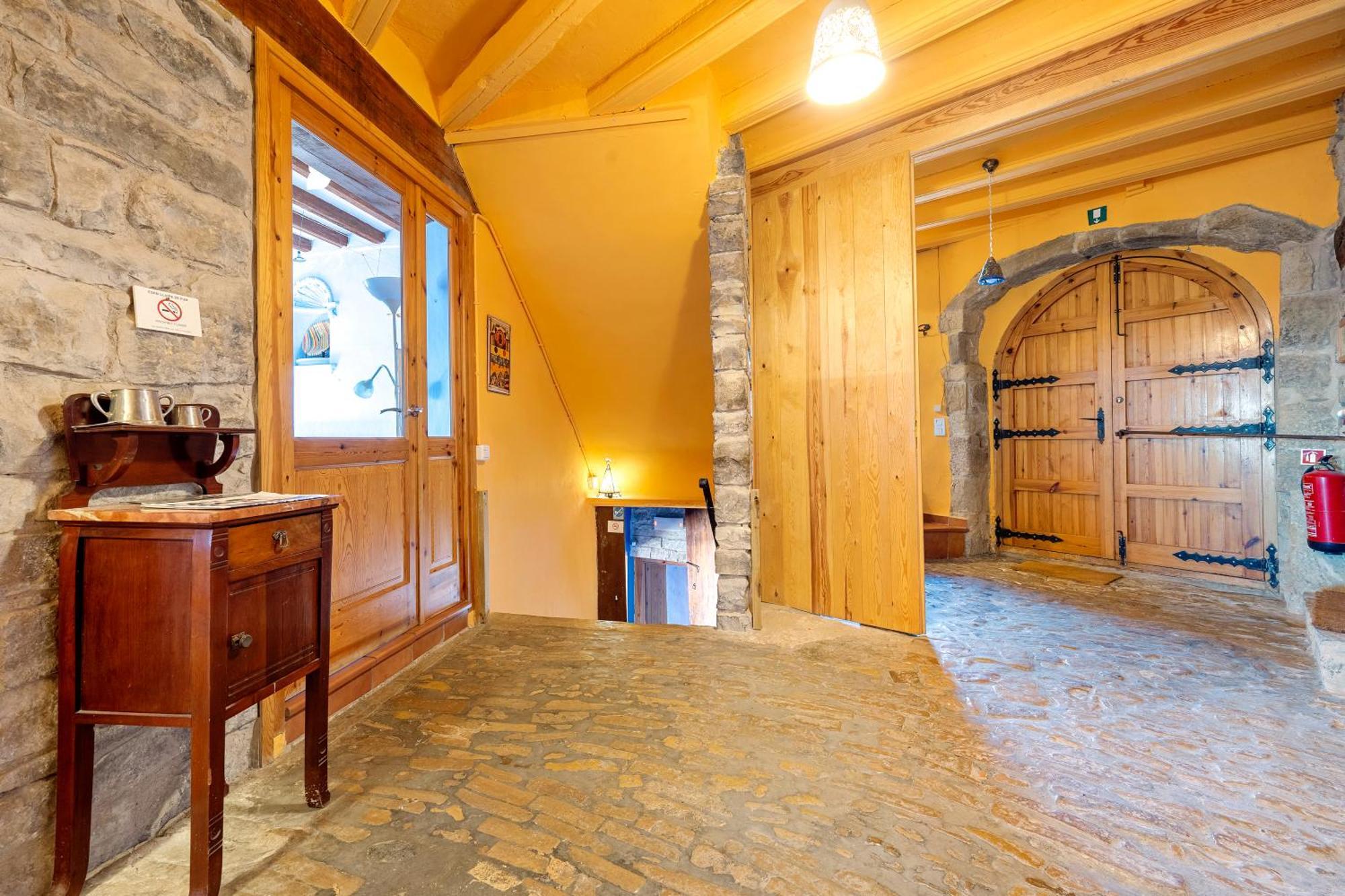 Can Gasol Turisme Rural Guialmons Экстерьер фото